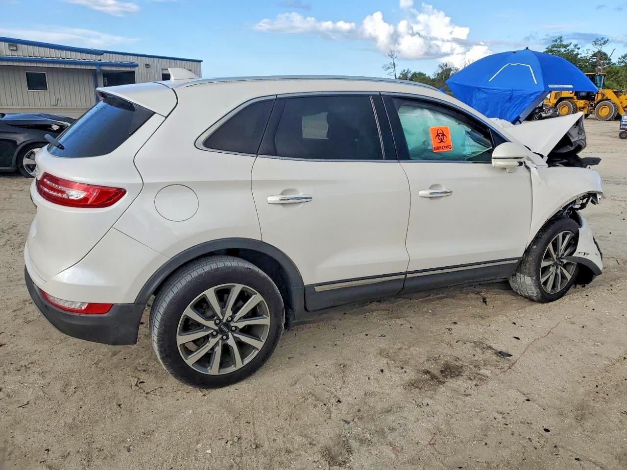 2019 Lincoln Mkc VIN 5LMCJ3C9XKUL02034 photo 3