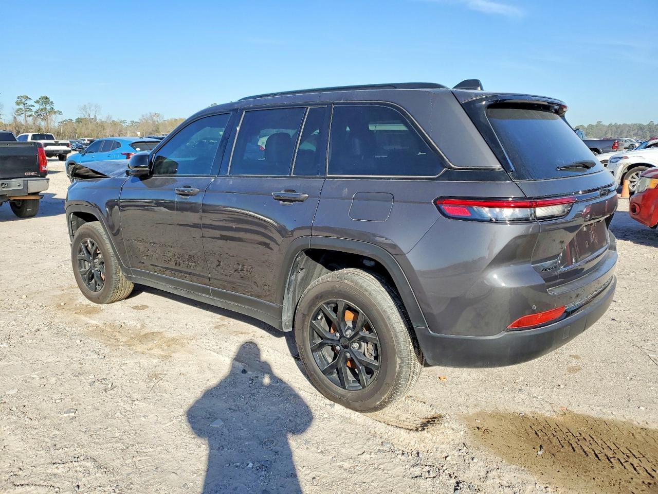 2024 Jeep Grand cher VIN 1C4RJHAG6R8528221 photo 2