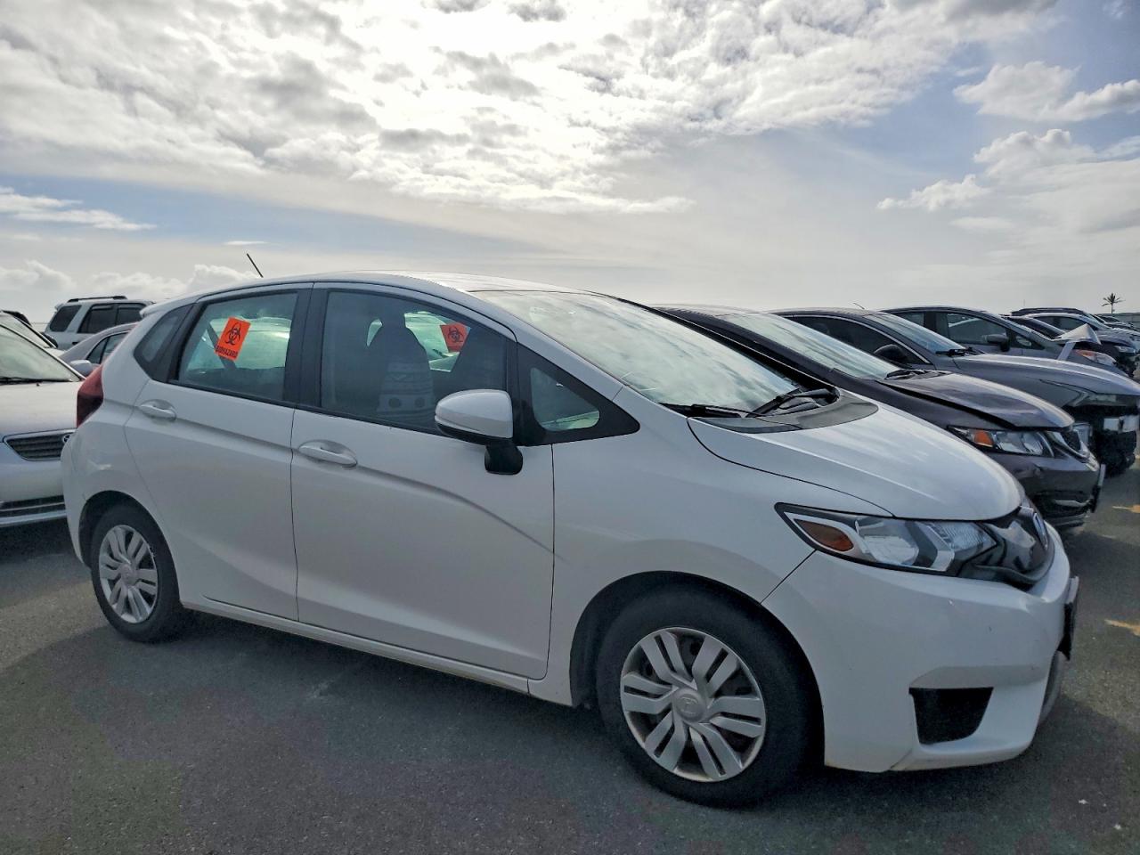 2015 Honda Fit VIN 3HGGK5H56FM710520 photo 4