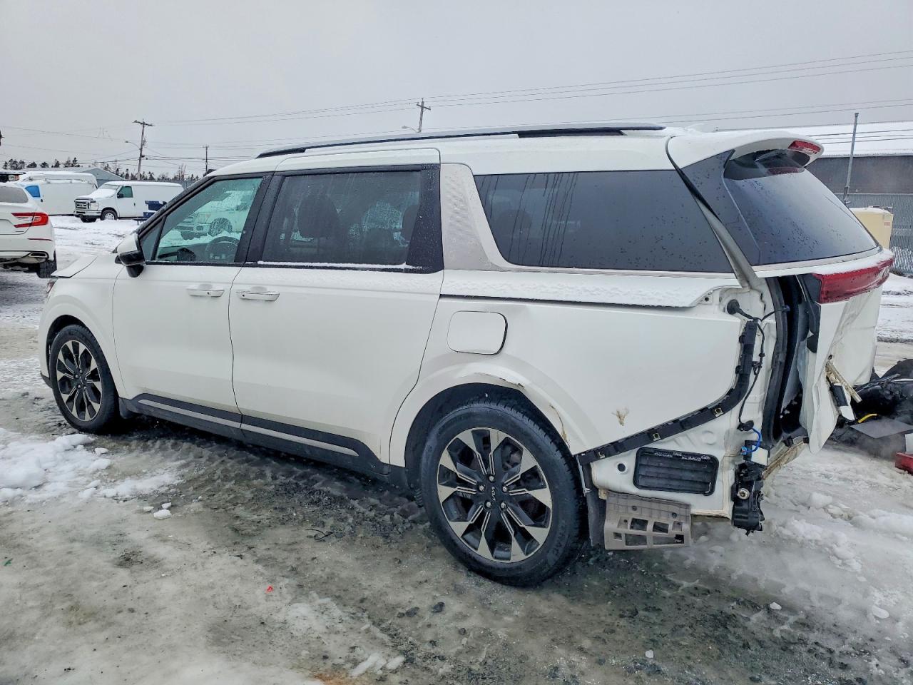 2024 KIA Carnival e VIN KNDNC5H38R6324414 photo 2