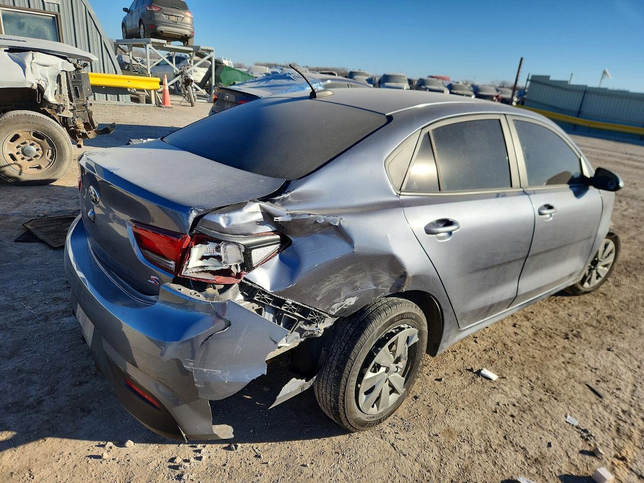 2020 Kia Rio VIN 3KPA24AD0LE314718 photo 3