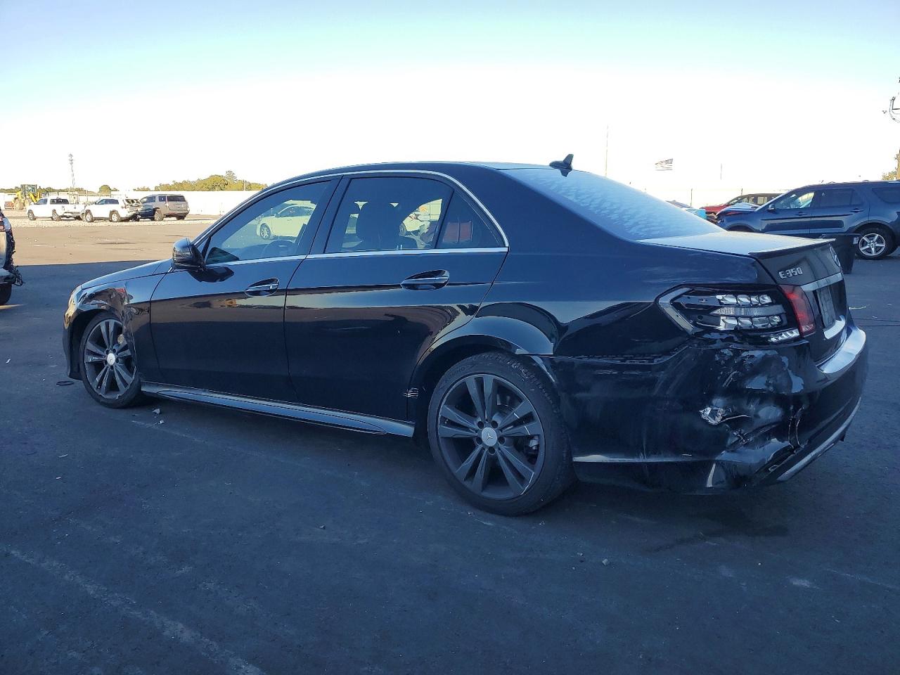 2014 Mercedes-Benz E-class VIN WDDHF5KB6EA974750 photo 2
