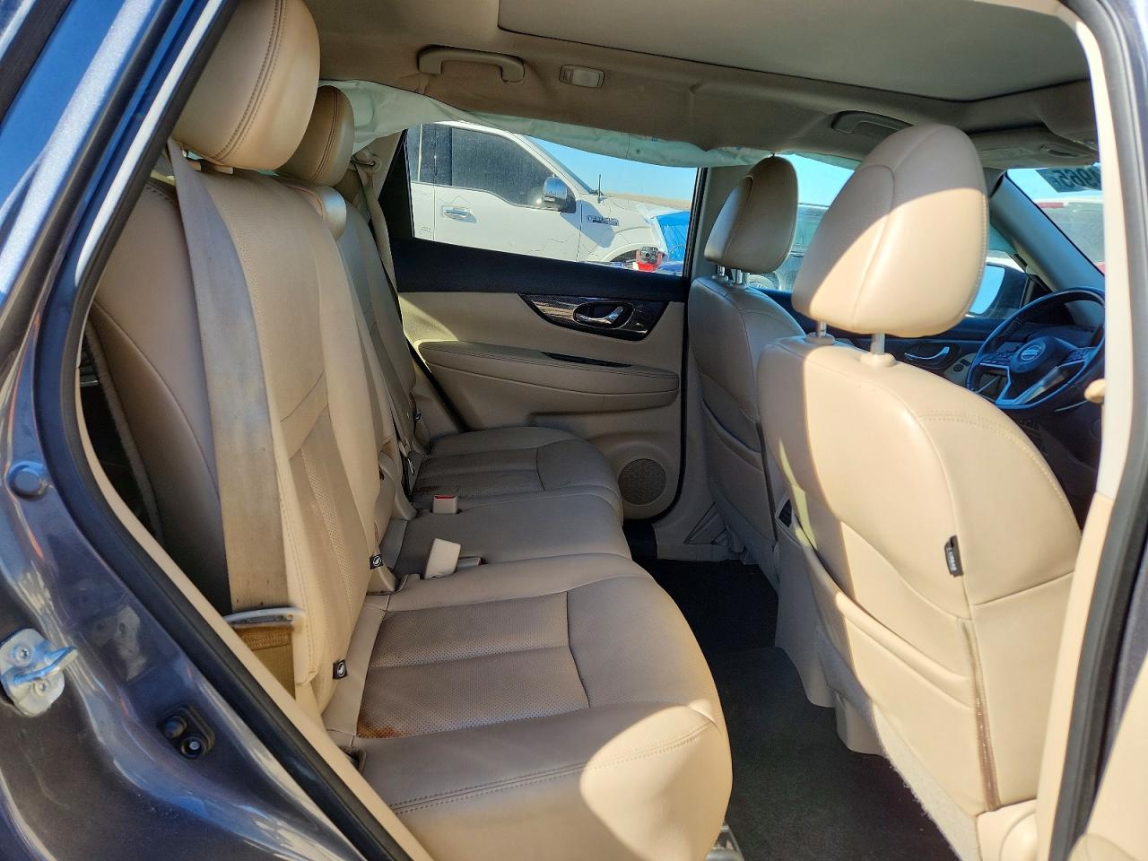 2017 NISS Rogue VIN 5N1AT2MT9HC772823 photo 10