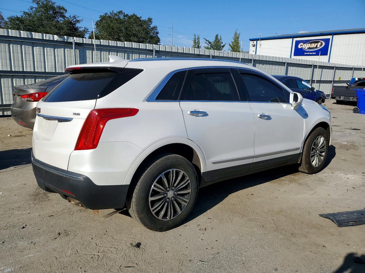 2018 Cadillac Xt5 VIN 1GYKNDRSXJZ204074 photo 3