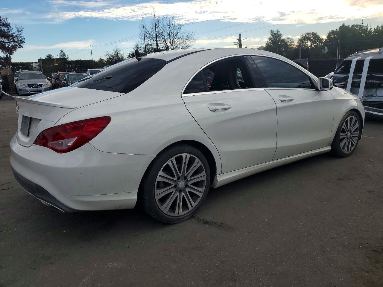 2017 Mercedes-Benz Cla-class VIN WDDSJ4EB4HN468695 photo 3