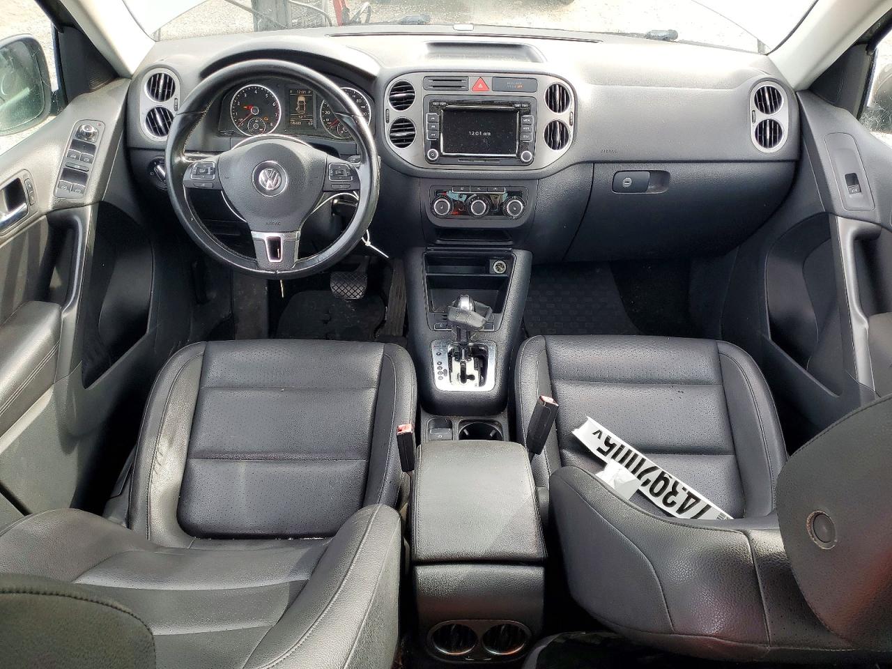 2011 Volkswagen Tiguan VIN WVGBV7AX1BW552908 photo 8