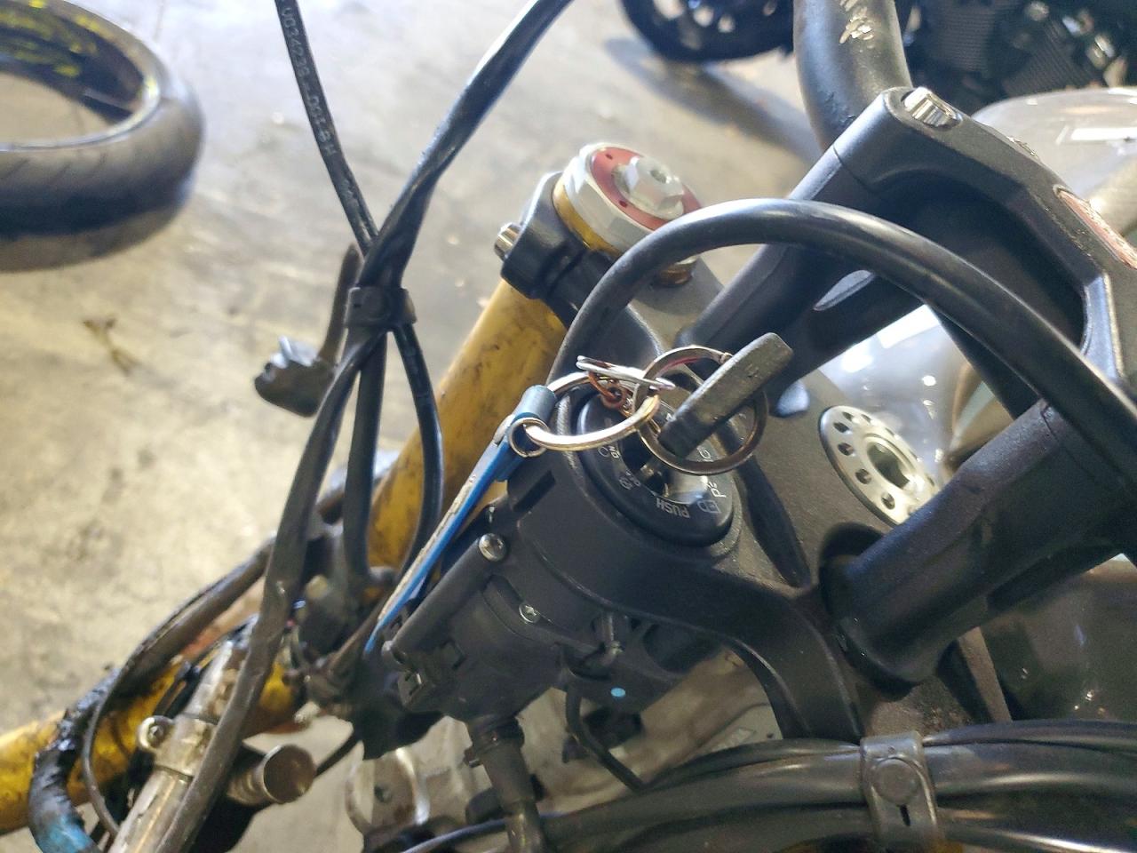 2024 APRILIA Motorcycle VIN ZD4KZUA00RS000929 photo 8