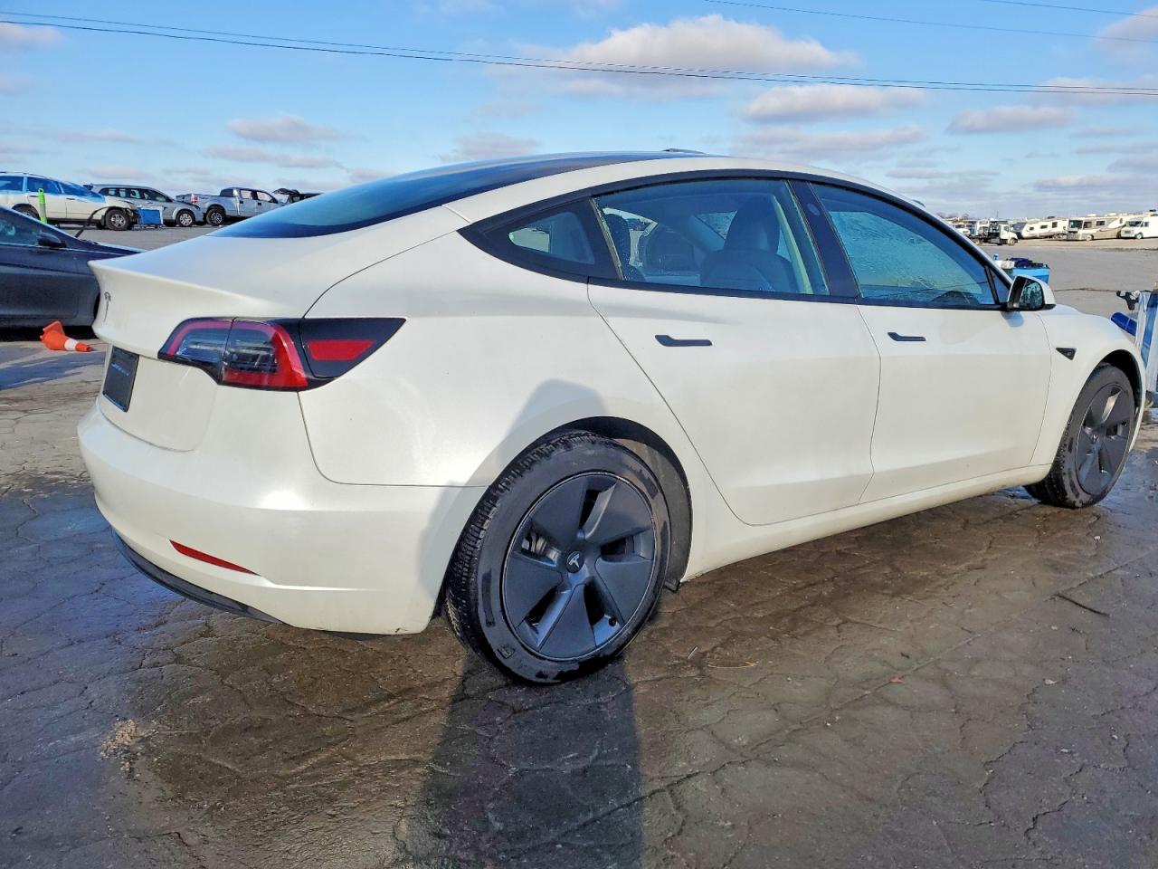 2023 Tesla Model 3 VIN 5YJ3E1EAXPF586790 photo 3