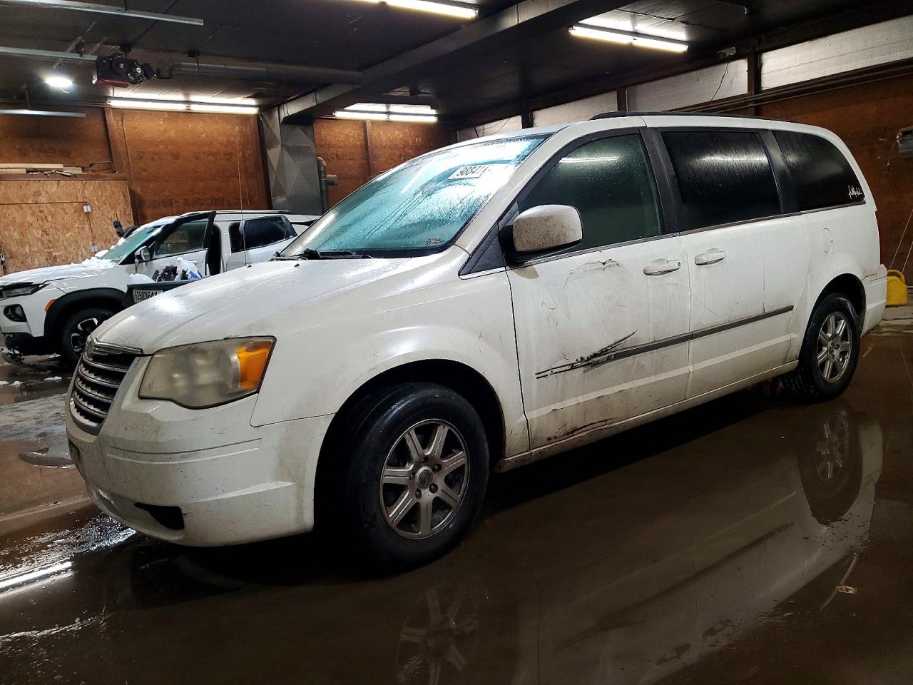 2010 Chrysler Minivan VIN 2A4RR5D14AR232275 photo 1