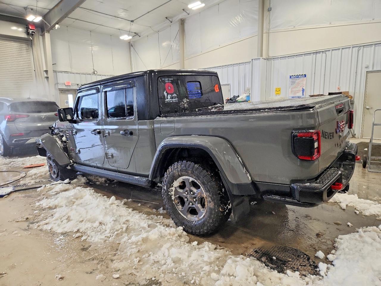 2020 Jeep Gladiator VIN 1C6JJTBG3LL184342 photo 2