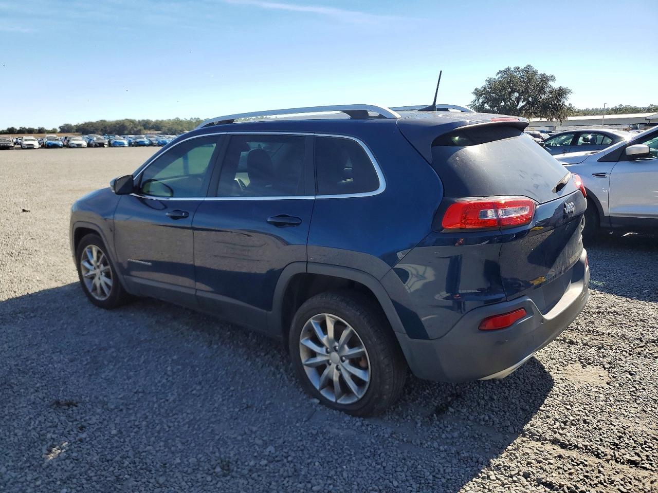 2018 Jeep Grand cher VIN 1C4PJLDX3JD557631 photo 2