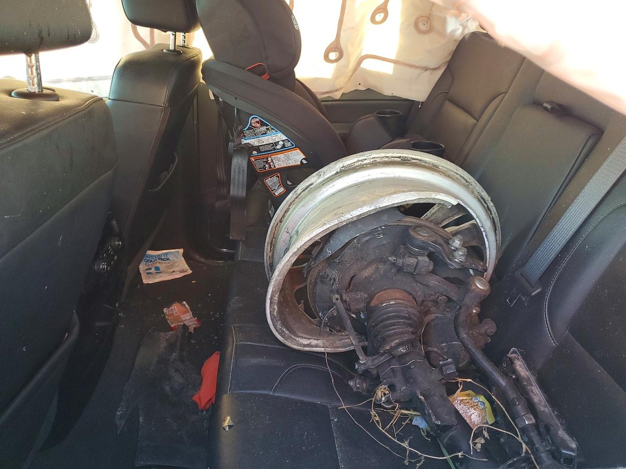 2019 Chevrolet Tahoe VIN 1GNSKBKC6KR366816 photo 11