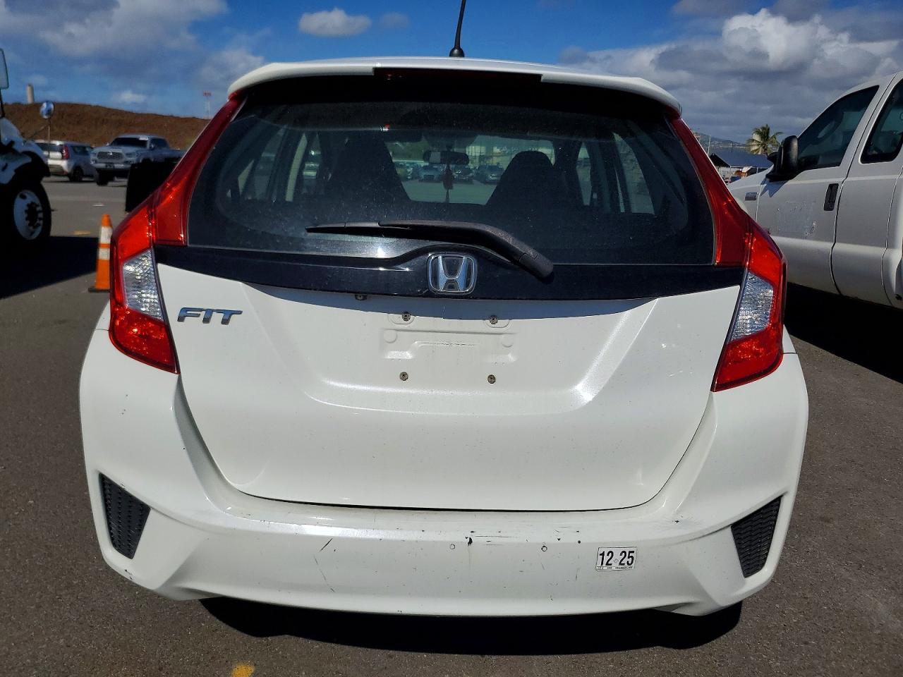 2015 Honda Fit VIN 3HGGK5H56FM710520 photo 6