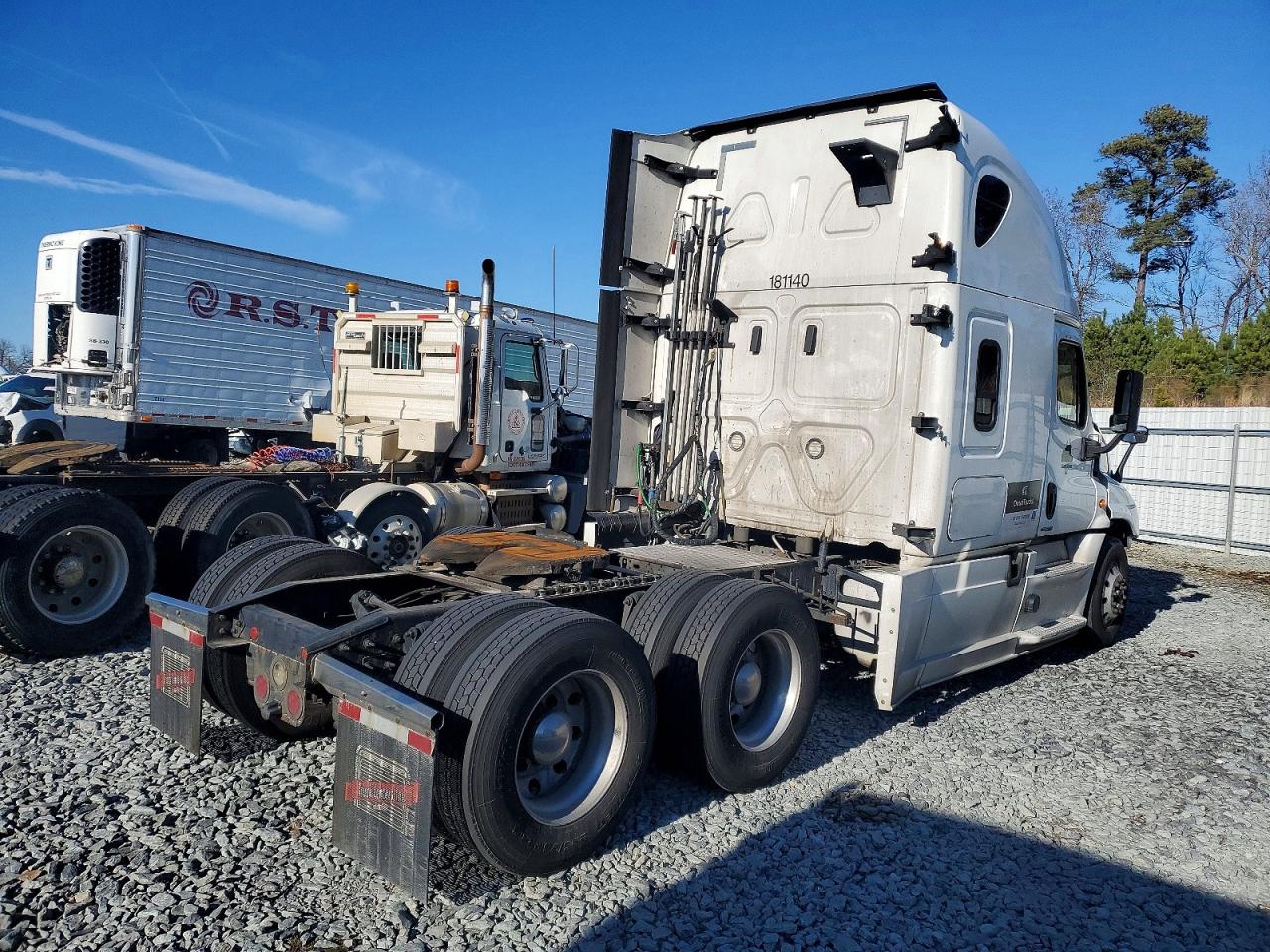 2018 FREIGHTLINER All other VIN 1FUJGLDR0JLJH9462 photo 4