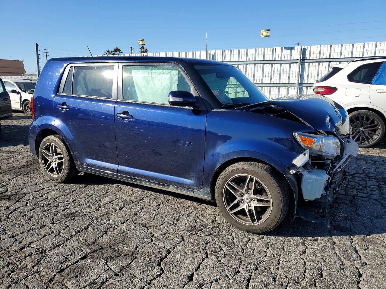 2015 Toyota Scion VIN JTLZE4FE8FJ074423 photo 4