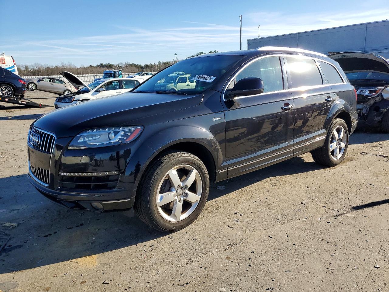 2015 Audi Q7 VIN WA1LGAFE6FD010173 photo 1