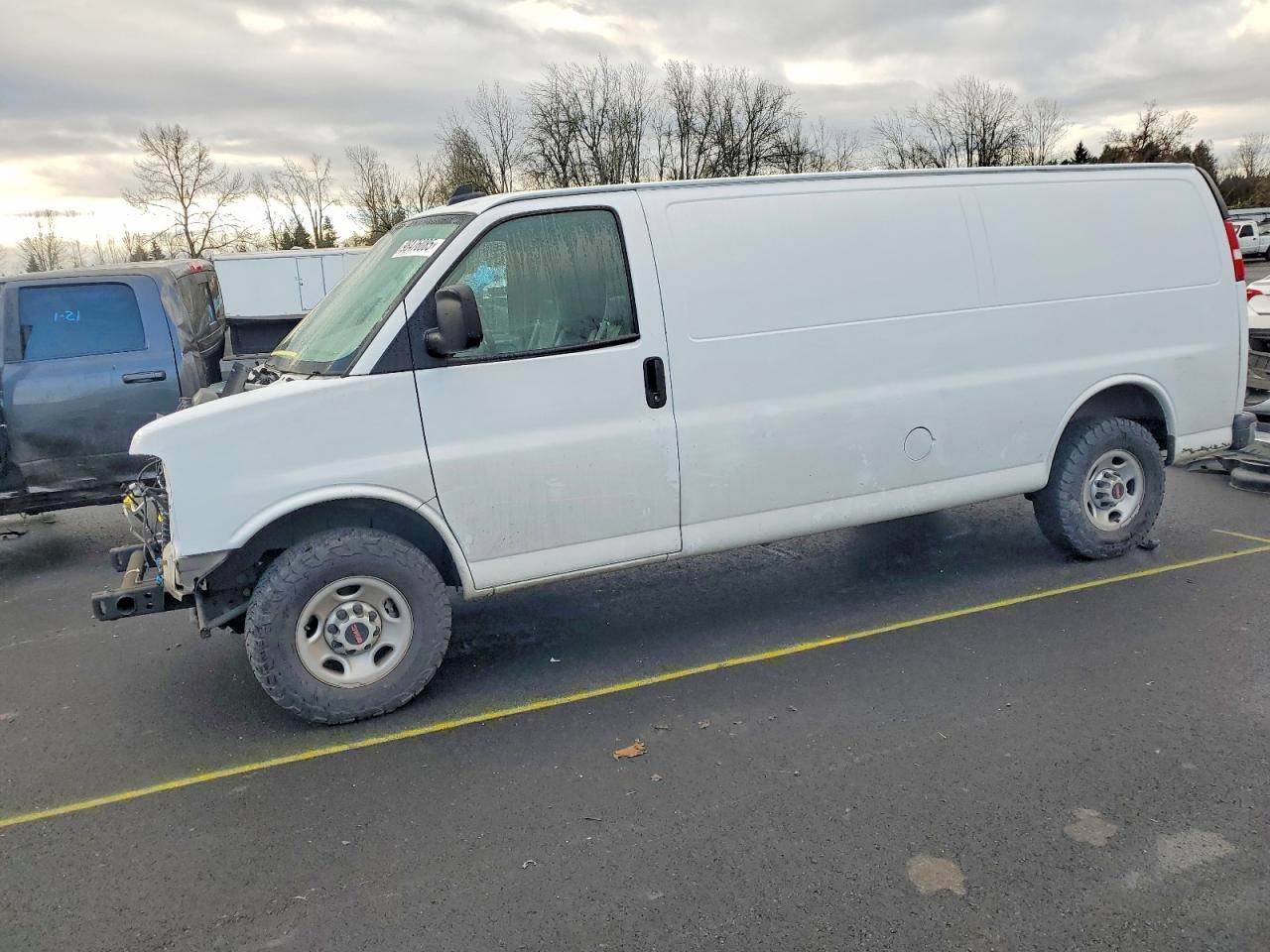 2022 GMC Savana VIN 1GTW7BF74N1178100 photo 1