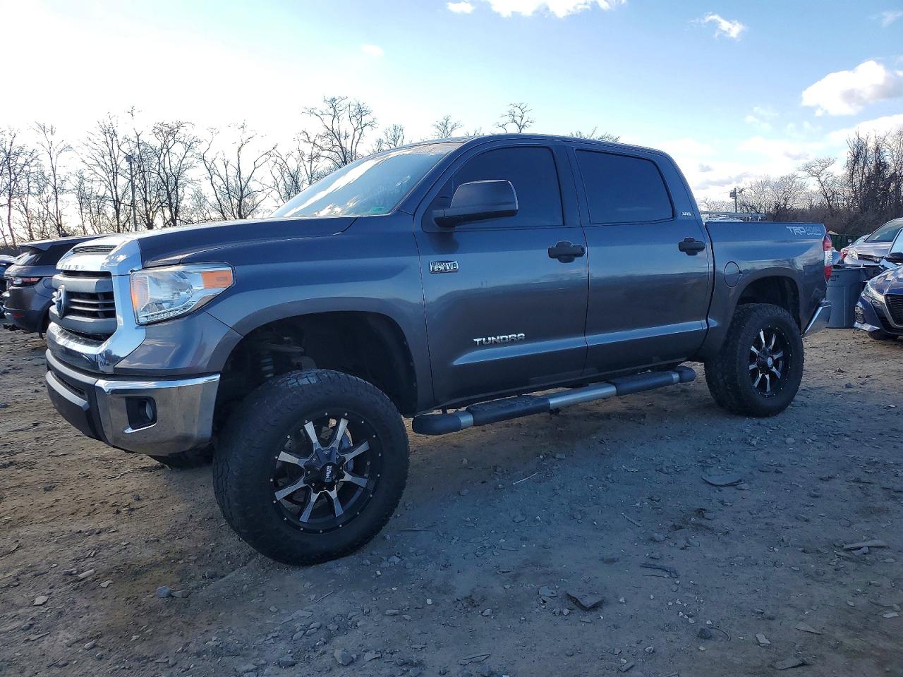 2015 Toyota Tundra VIN 5TFDY5F11FX483635 photo 1