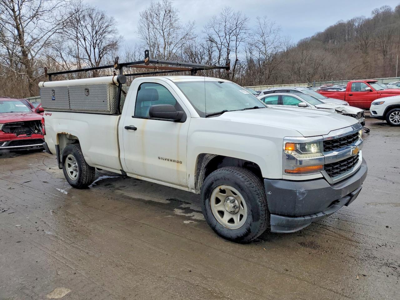 2018 Chevrolet All models VIN 1GCNKNEC6JZ280228 photo 4