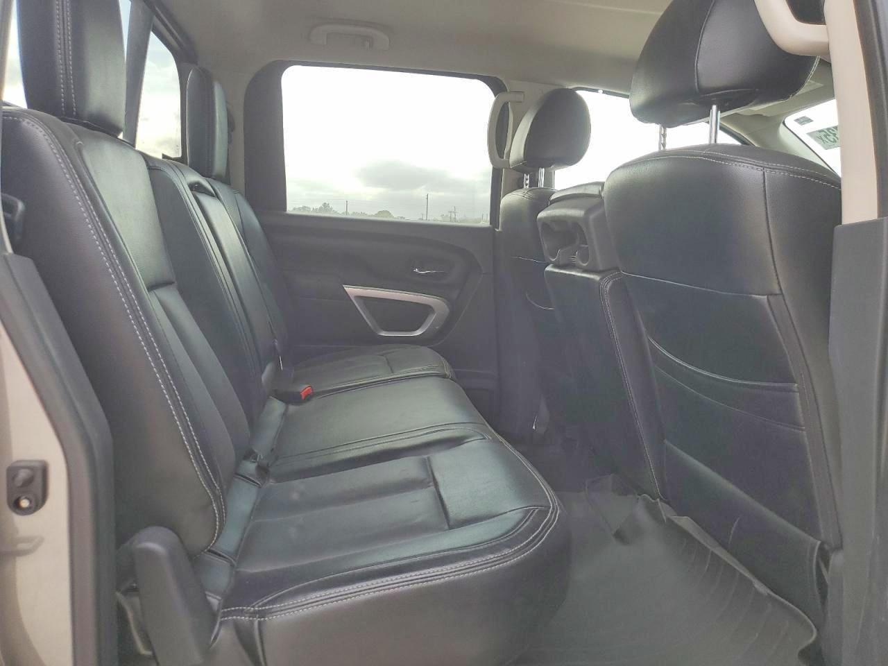 2016 Nissan TITAN VIN 1N6BA1F14GN517646 photo 10