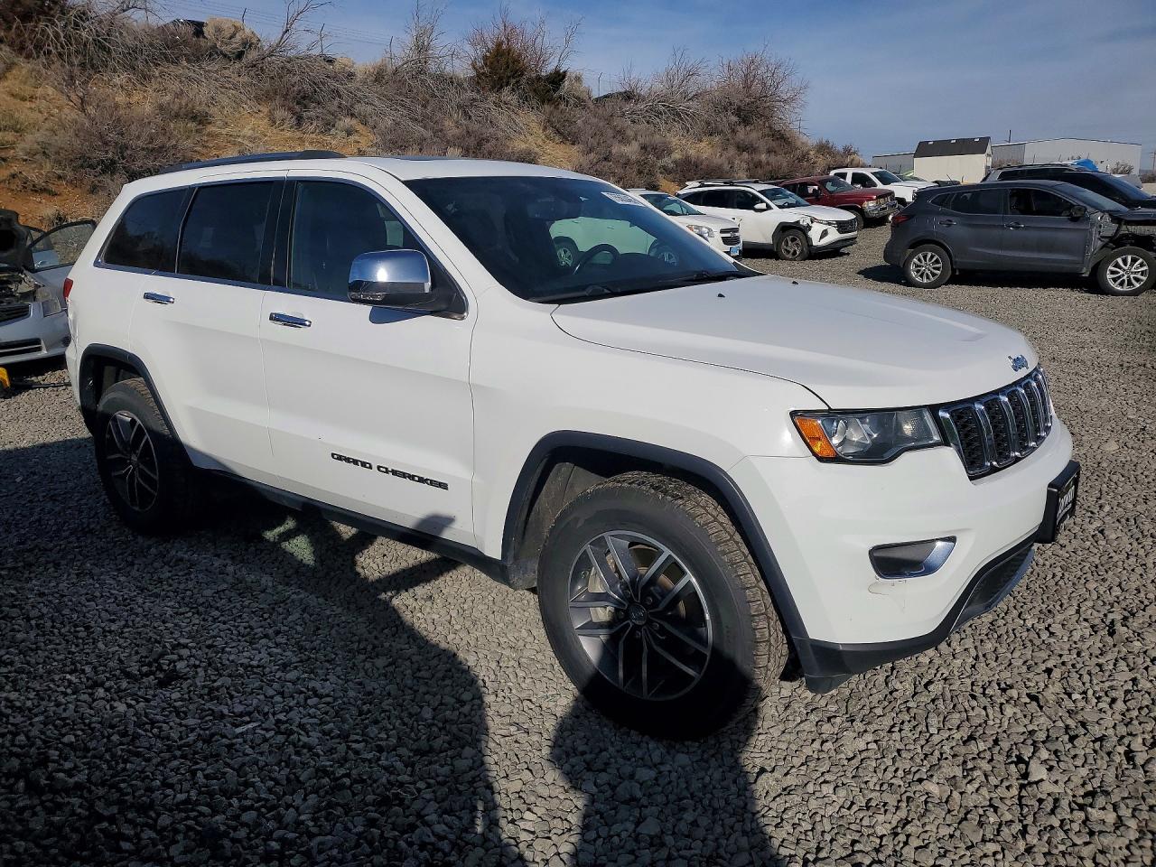 2018 Jeep Grand cher VIN 1C4RJFBM3JC440317 photo 4
