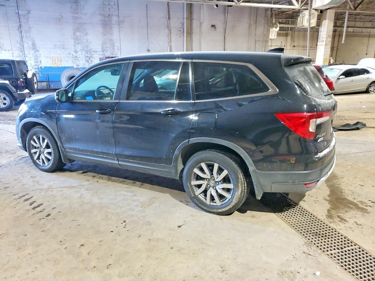 2019 Honda Pilot VIN 5FNYF6H47KB019810 photo 2