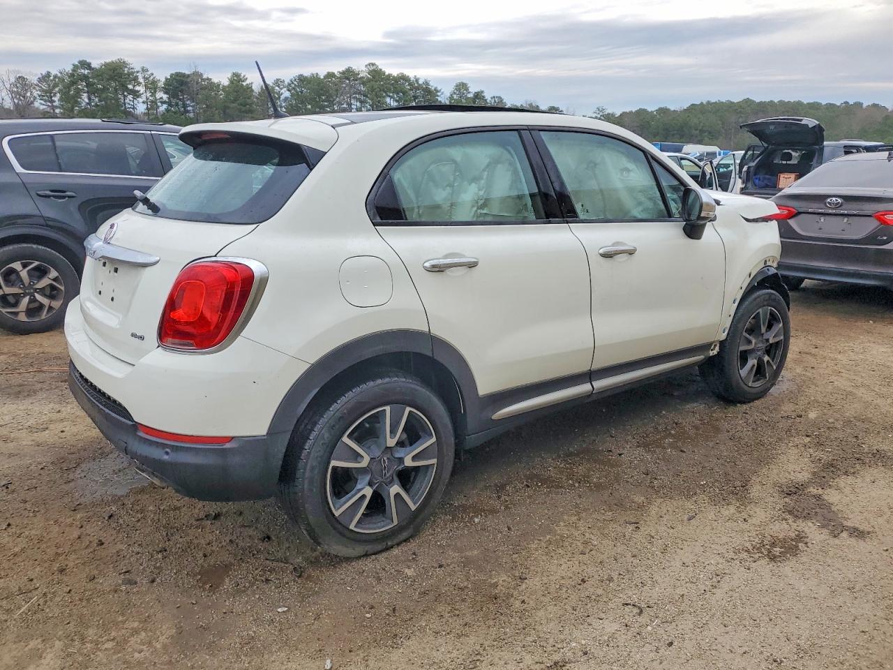 2018 Fiat 500 VIN ZFBCFYAB4JP672424 photo 3