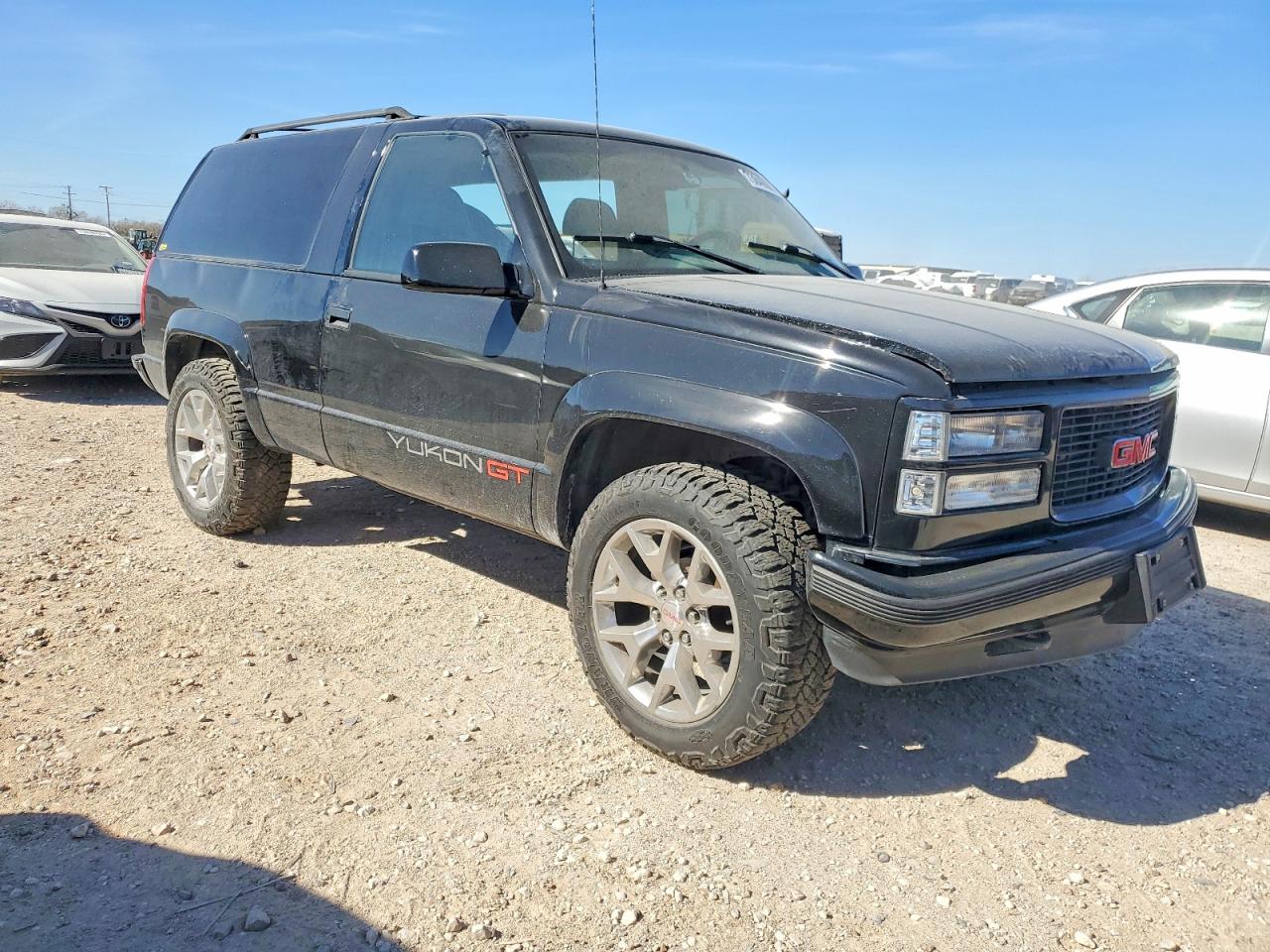 1996 GMC Yukon VIN 3GKEK18R2TG504496 photo 4