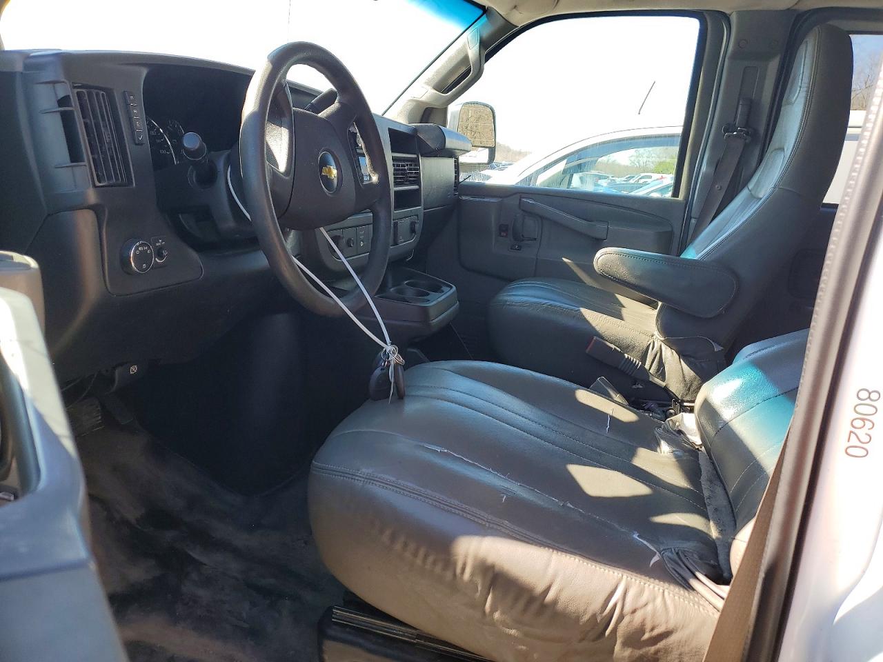 2019 Chevrolet Express VIN 1GAZGNFP5K1311577 photo 7