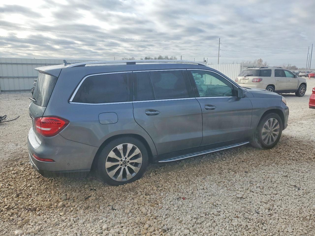 2017 Mercedes-Benz Gls-class VIN 4JGDF6EE6HA981041 photo 3