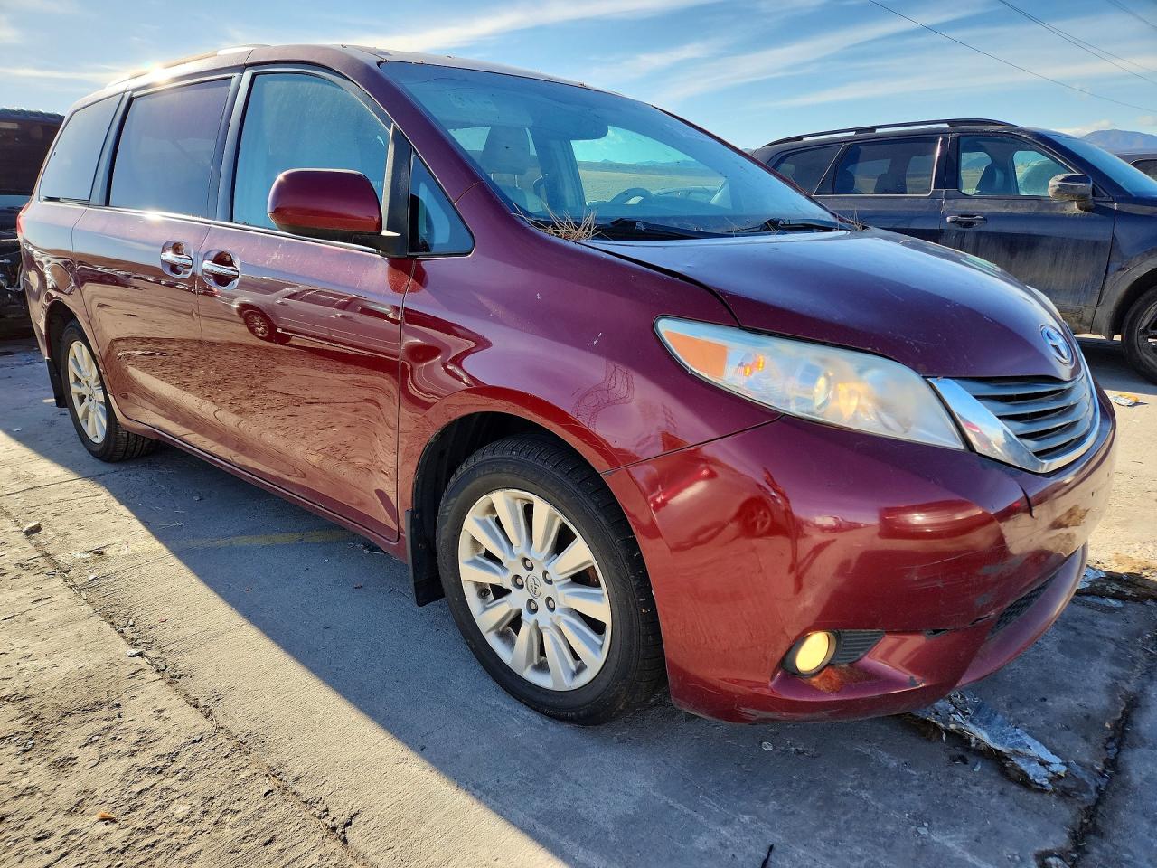 2013 Toyota All models VIN 5TDDK3DC3DS066272 photo 4