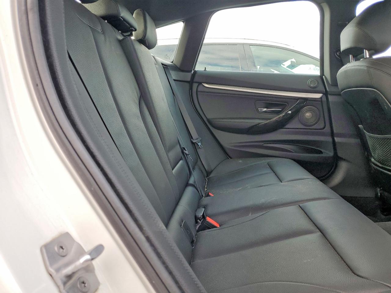2018 BMW 3 series VIN WBA8Z9C54JB219924 photo 10
