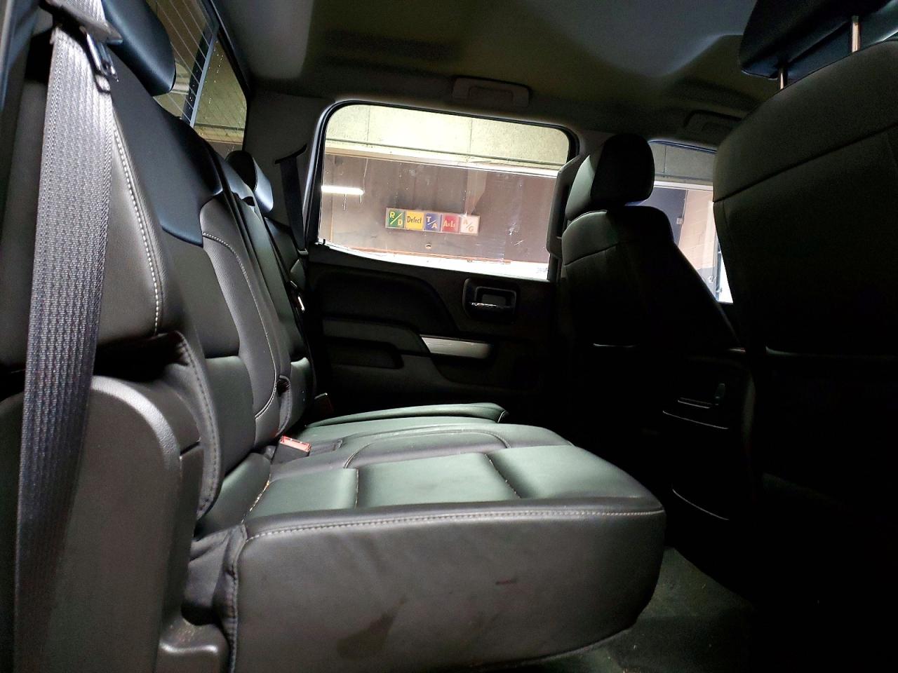 2018 Chevrolet All models VIN 3GCUKSECXJG306355 photo 10