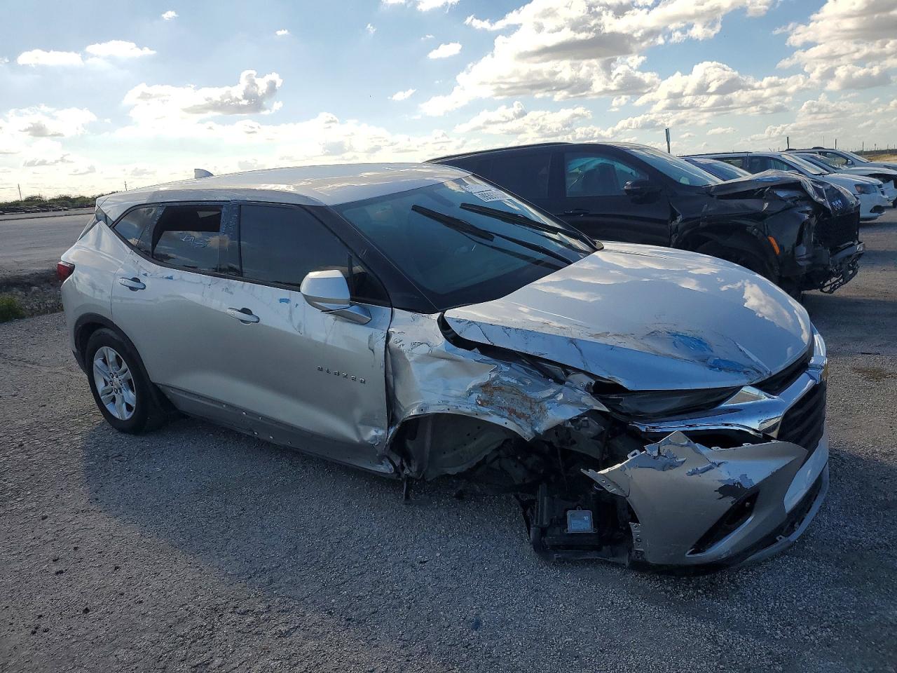 2021 Chevrolet Blazer VIN 3GNKBBRA8MS576113 photo 4