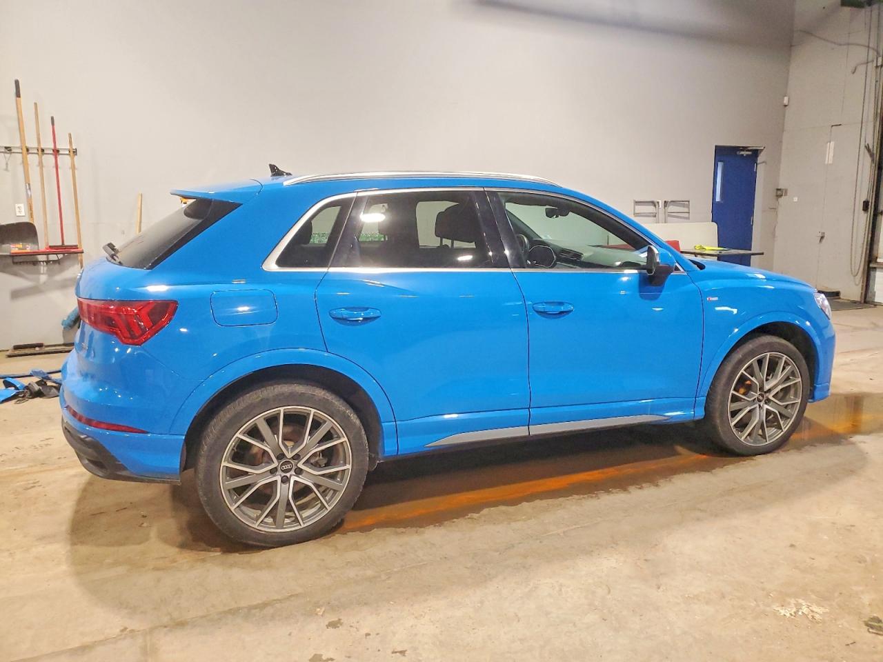 2021 Audi Q3 VIN WA1FECF30M1152093 photo 3