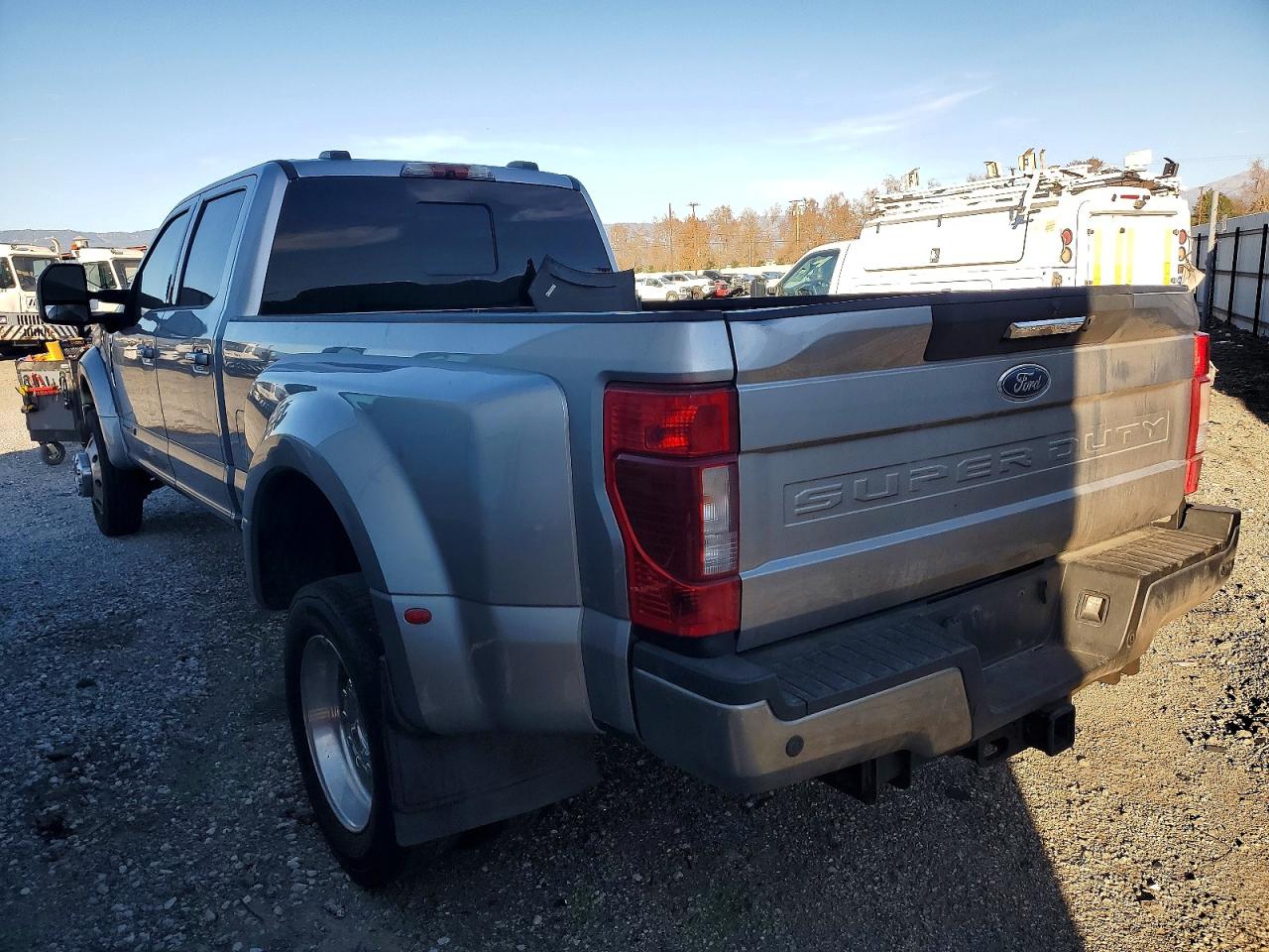 2022 Ford F450 VIN 1FT8W4DT2NED75198 photo 3