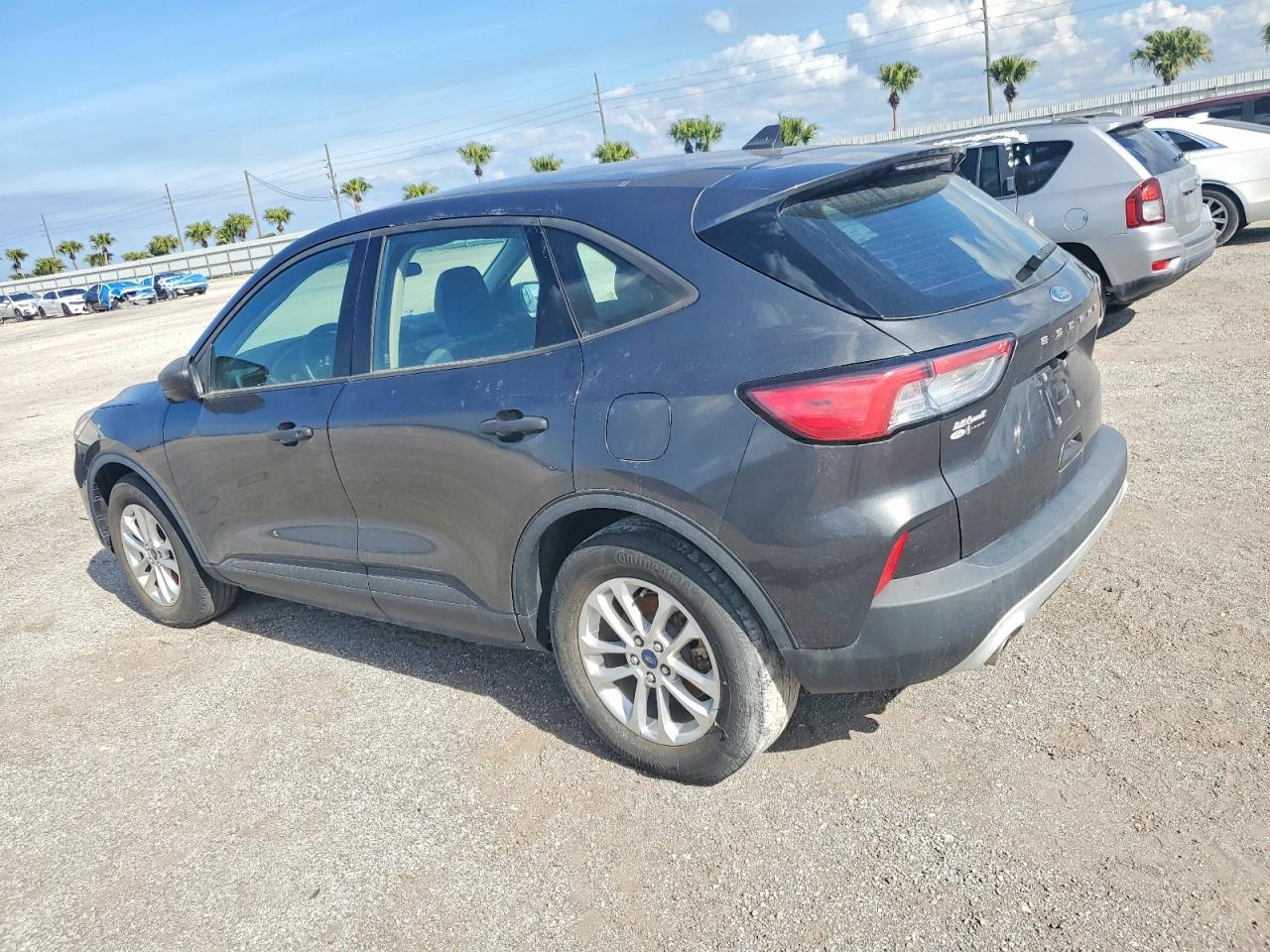 2020 Ford Escape VIN 1FMCU0F65LUC54891 photo 2