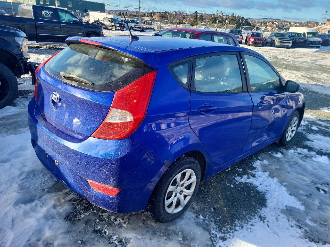 2014 Hyundai Accent VIN KMHCT5AE9EU184992 photo 3