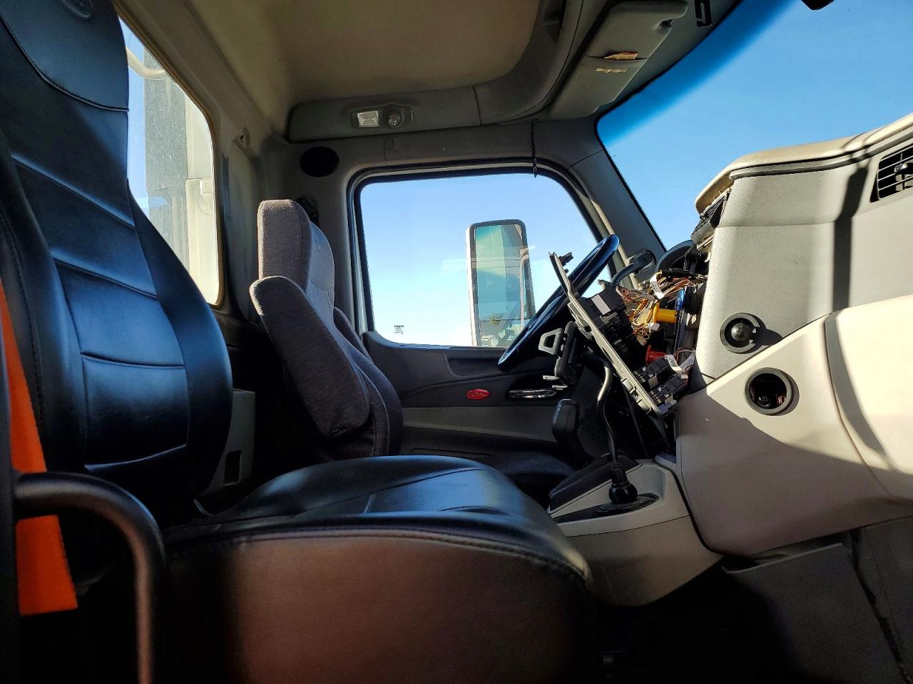 2018 PETERBILT All models VIN 1XPBA48X1JD478032 photo 5