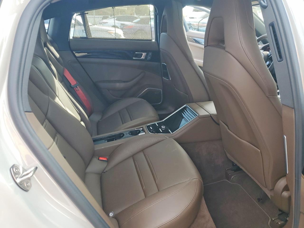 2022 Porsche Panamera VIN WP0AB2A70NL130369 photo 10