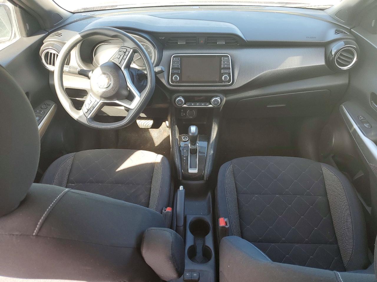 2018 Nissan Kicks VIN 3N1CP5CU6JL538472 photo 8