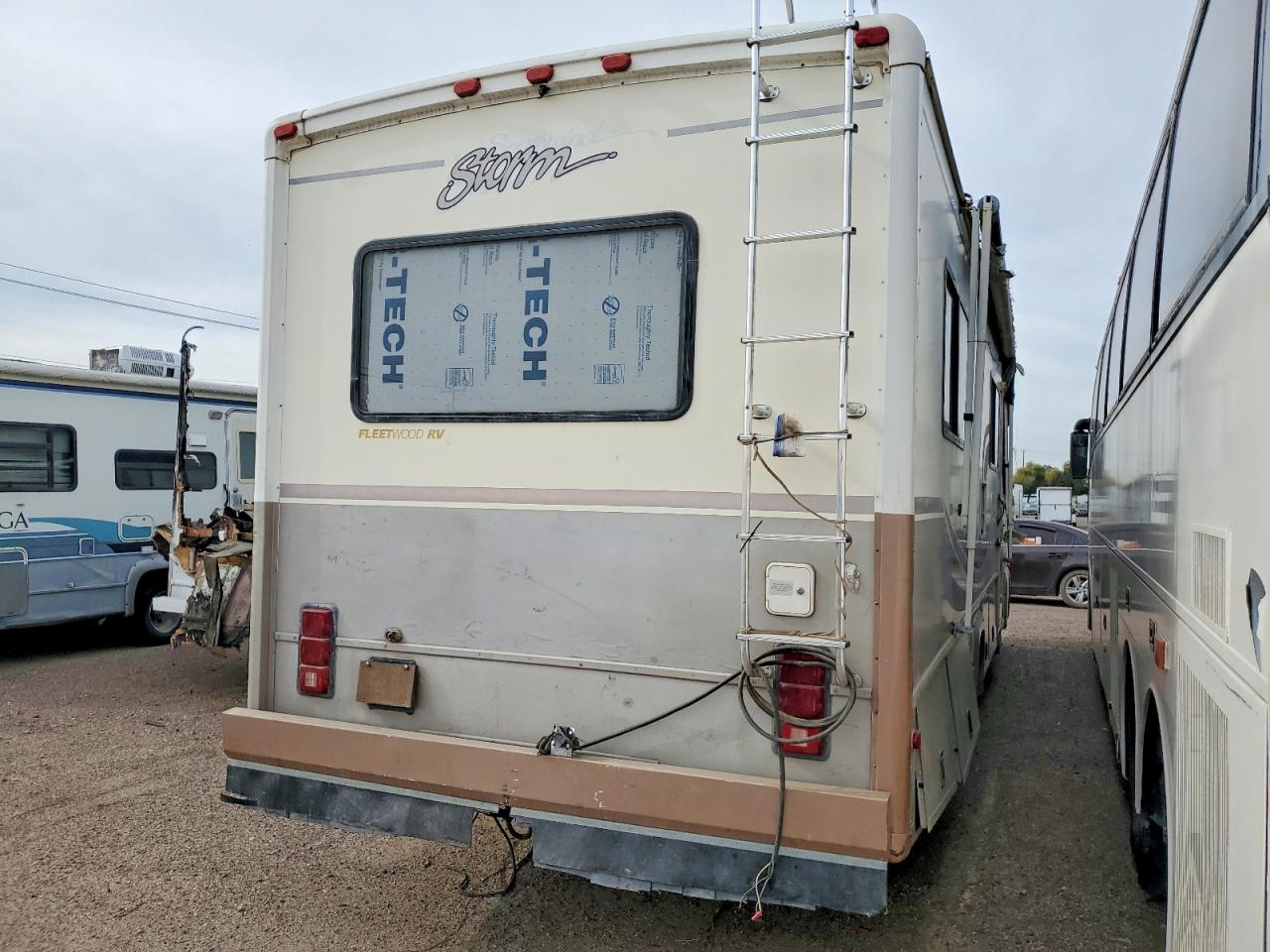 2000 Workhorse Motorhome VIN 5B4LP37J0Y3320332 photo 4