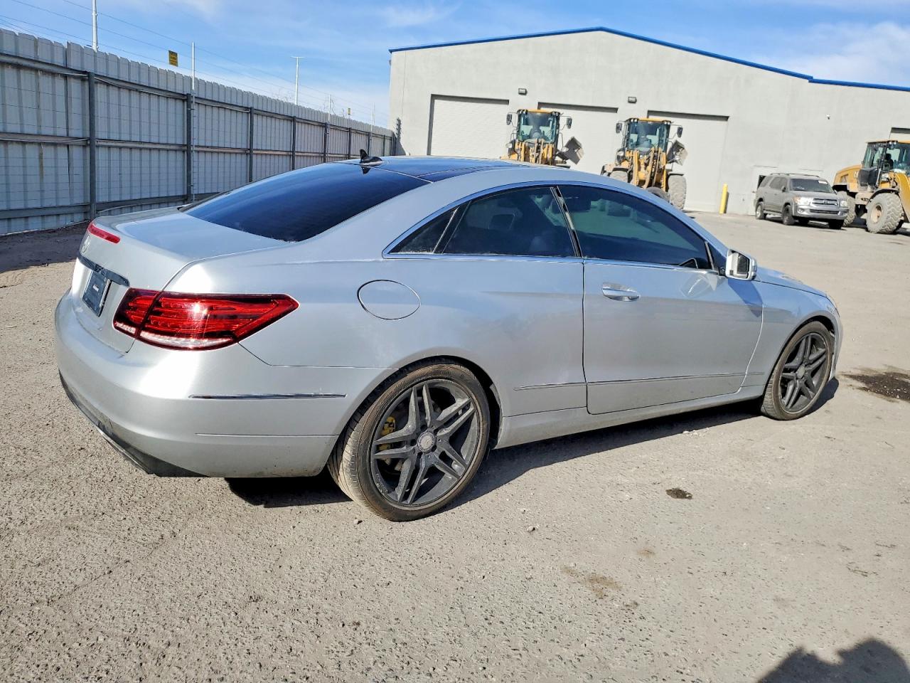 2015 Mercedes-Benz E-class VIN WDDKJ6FB5FF294380 photo 3