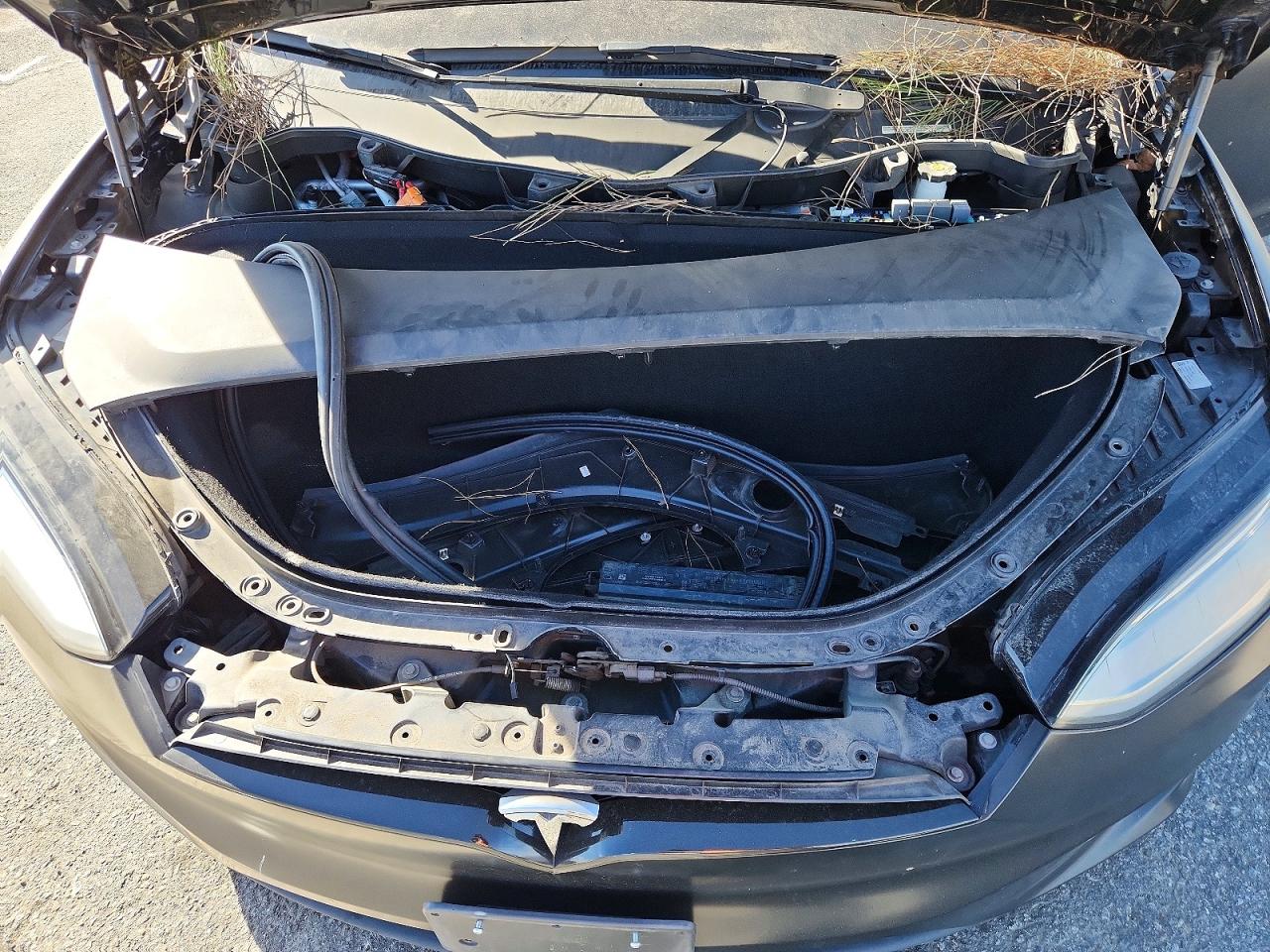 2019 Tesla Model x VIN 5YJXCBE48KF186792 photo 11