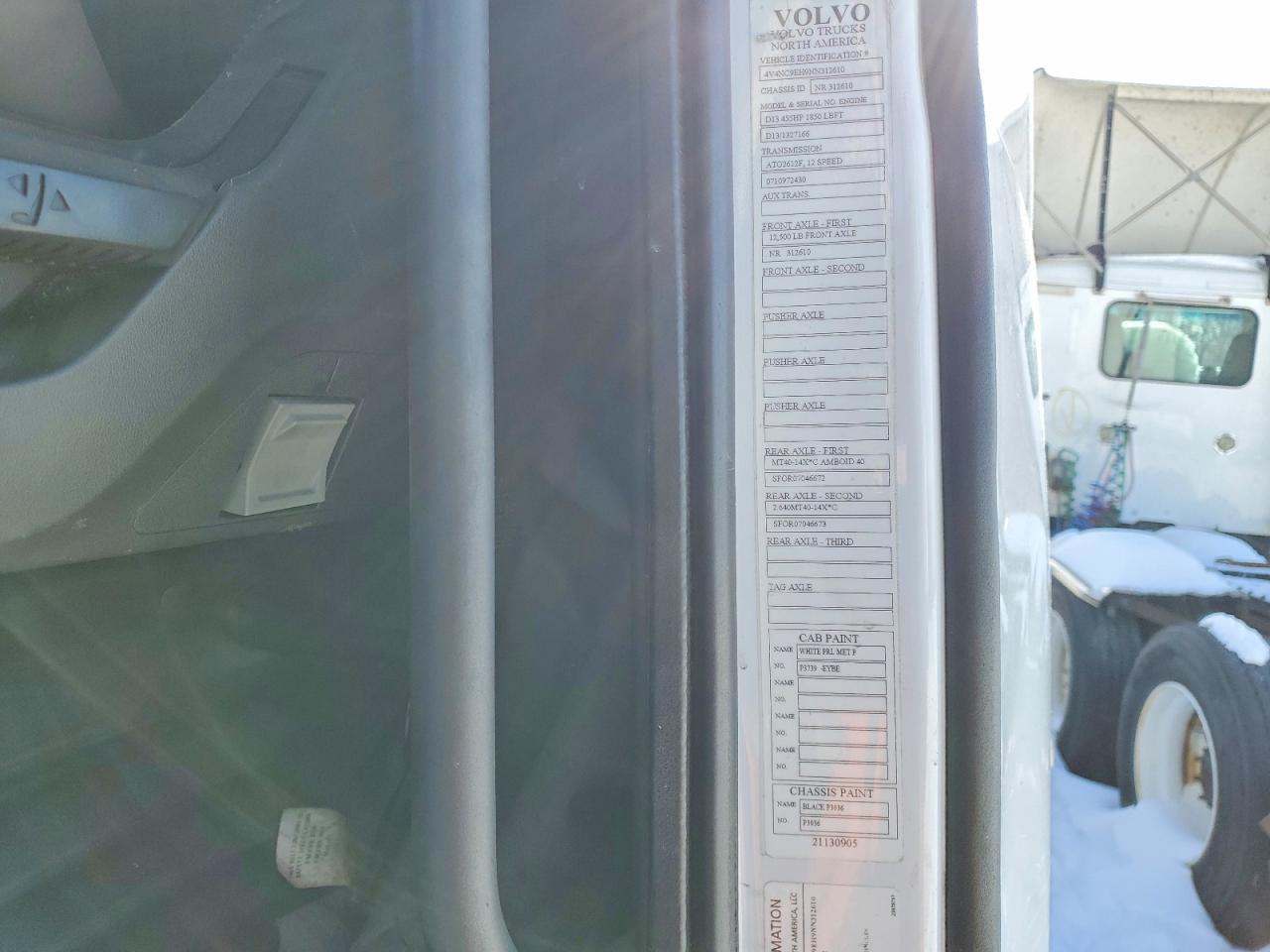 2022 VOLVO Vn VIN 4V4NC9EH9NN312610 photo 10
