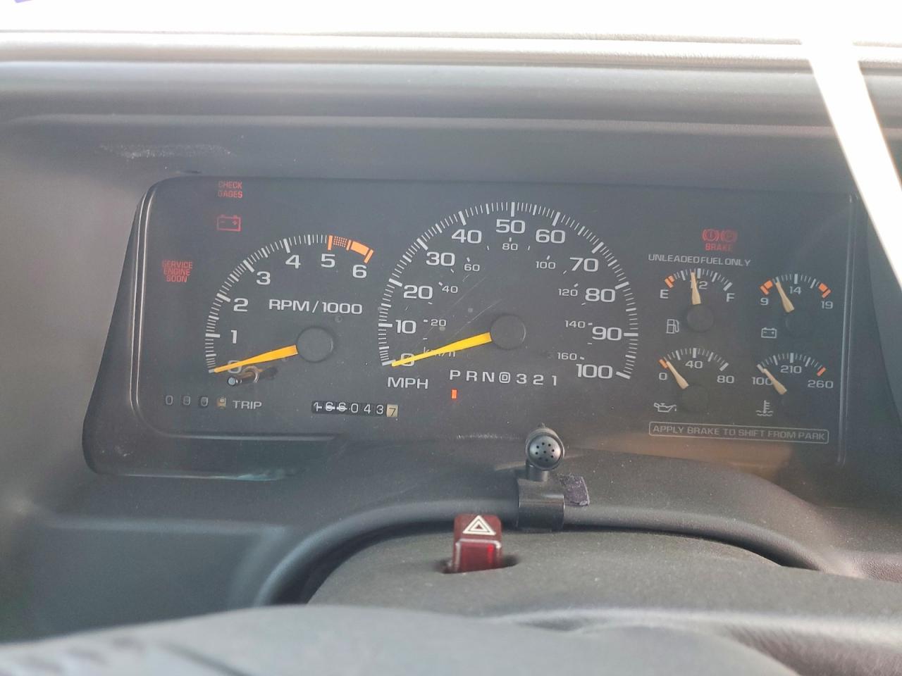 1996 GMC Yukon VIN 3GKEK18R2TG504496 photo 9