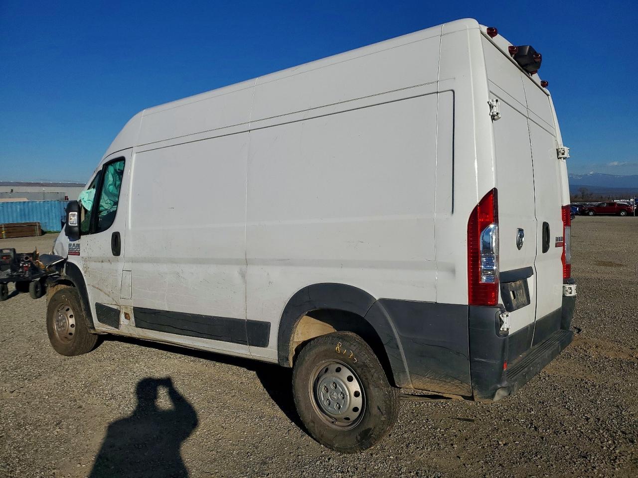 2020 RAM Promaster VIN 3C6URVXG5LE123478 photo 2