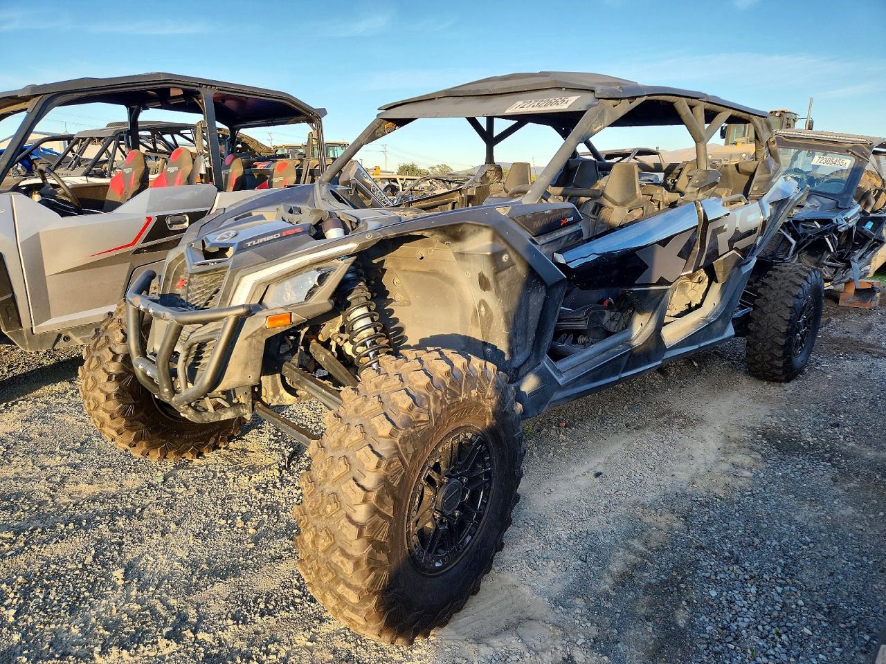 2025 Can-Am Maverick x VIN 3JBVNAV28SE001000 photo 2
