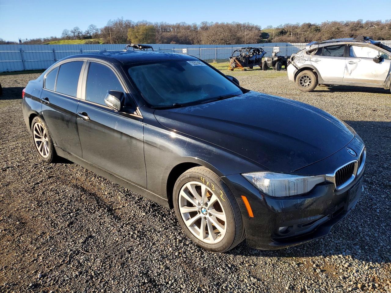 2017 BMW 3 series VIN WBA8A9C31HK864806 photo 4