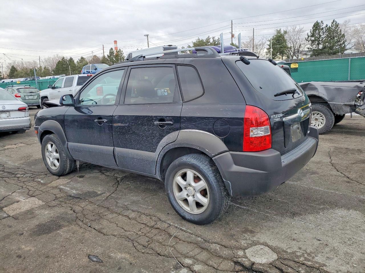 2005 Hyundai Tucson VIN KM8JN72D25U132610 photo 2